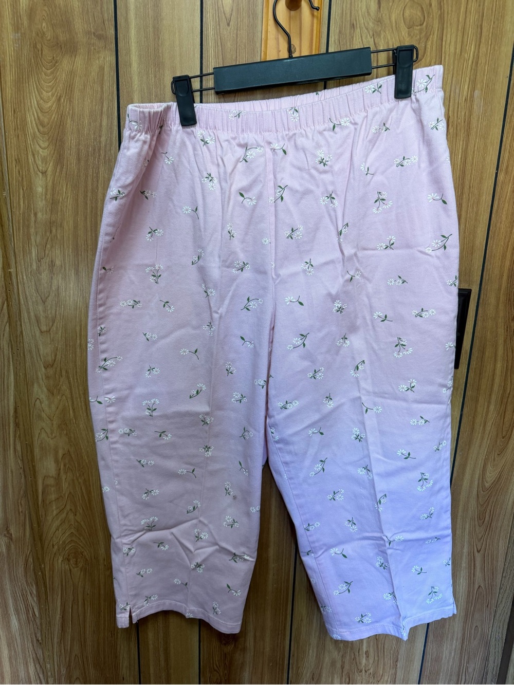Pink feminine girly cottagecore grandma Floral Elastic Waist Capris